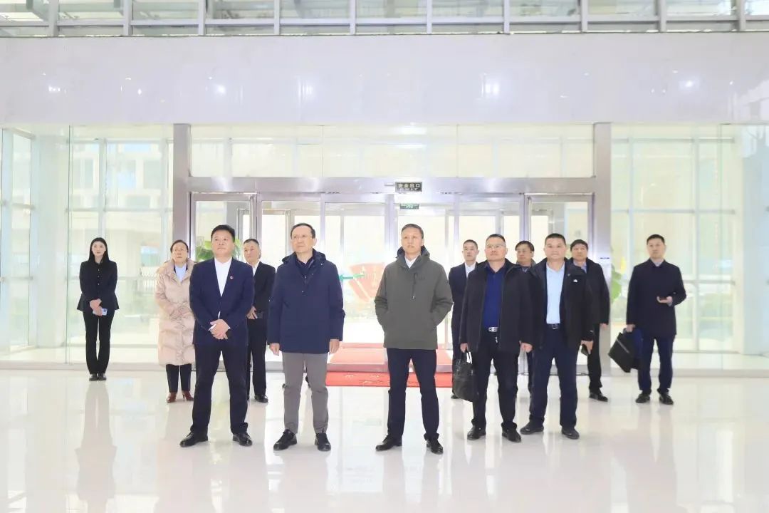 省政府國(guó)資委黨委書記、主任李濤一行到花花牛乳業(yè)集團(tuán)調(diào)研 省政府國(guó)資委黨委書記、主任李濤一行到花花牛乳業(yè)集團(tuán)調(diào)研