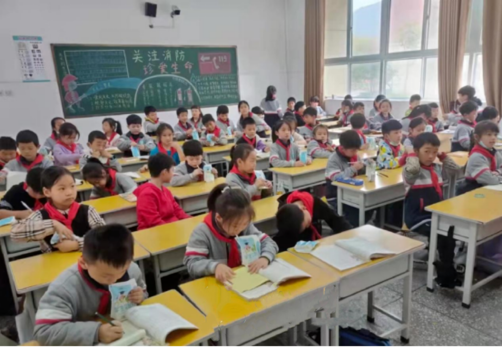 未來可期 健康護航丨花花牛乳業(yè)集團取得學生飲用奶常、低溫發(fā)酵乳生產(chǎn)資質 未來可期 健康護航丨花花牛乳業(yè)集團取得學生飲用奶常、低溫發(fā)酵乳生產(chǎn)資質