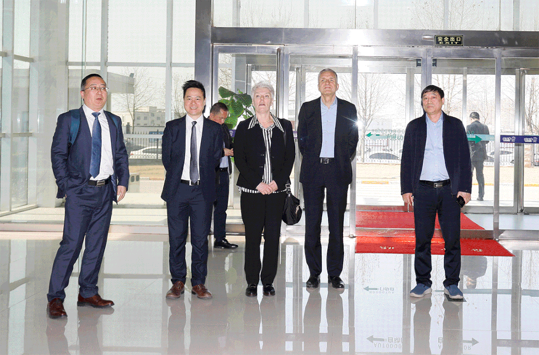 深化合作交流 互信共贏發展丨瑞典愛克林公司首席執行官 Ms.Marie Samuelsson 一行蒞臨花花牛乳業集團參觀座談 深化合作交流 互信共贏發展丨瑞典愛克林公司首席執行官 Ms.Marie Samuelsson 一行蒞臨花花牛乳業集團參觀座談