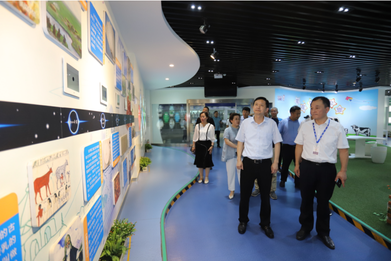 快訊|鄭州市二七區委副書記、區長虎榮鑫蒞臨河南花花牛乳業集團調研