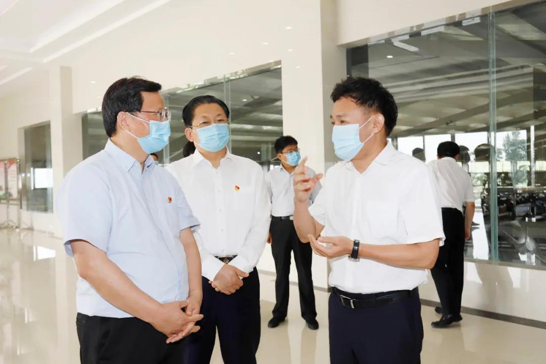 快訊 | 河南省委常委、省紀(jì)委書記、省監(jiān)委主任任正曉蒞臨花花牛乳業(yè)集團(tuán)新蔡瑞亞牧場調(diào)研