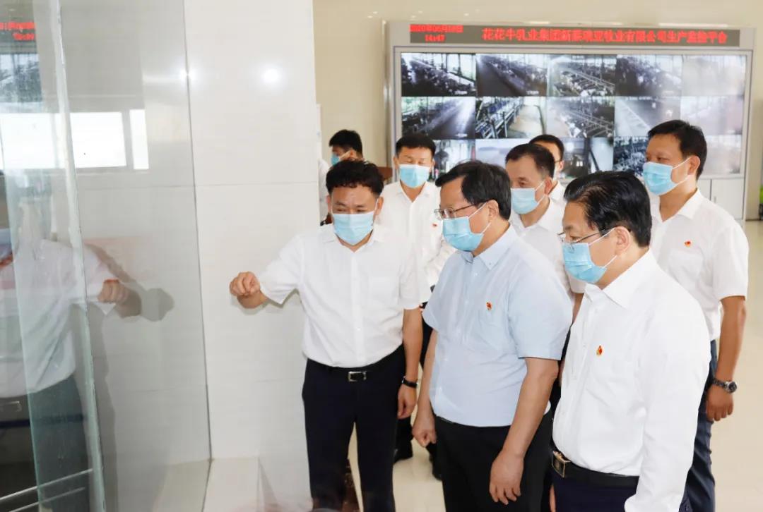 快訊 | 河南省委常委、省紀(jì)委書記、省監(jiān)委主任任正曉蒞臨花花牛乳業(yè)集團(tuán)新蔡瑞亞牧場調(diào)研