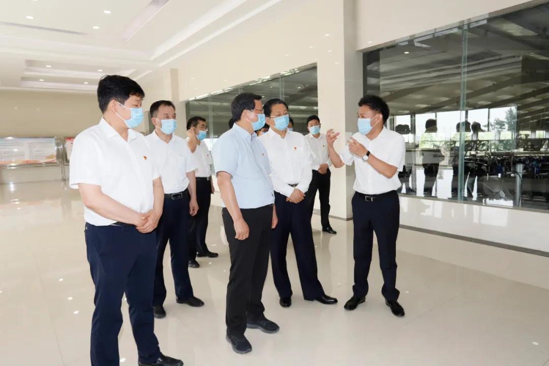 快訊 | 河南省委常委、省紀(jì)委書記、省監(jiān)委主任任正曉蒞臨花花牛乳業(yè)集團(tuán)新蔡瑞亞牧場調(diào)研