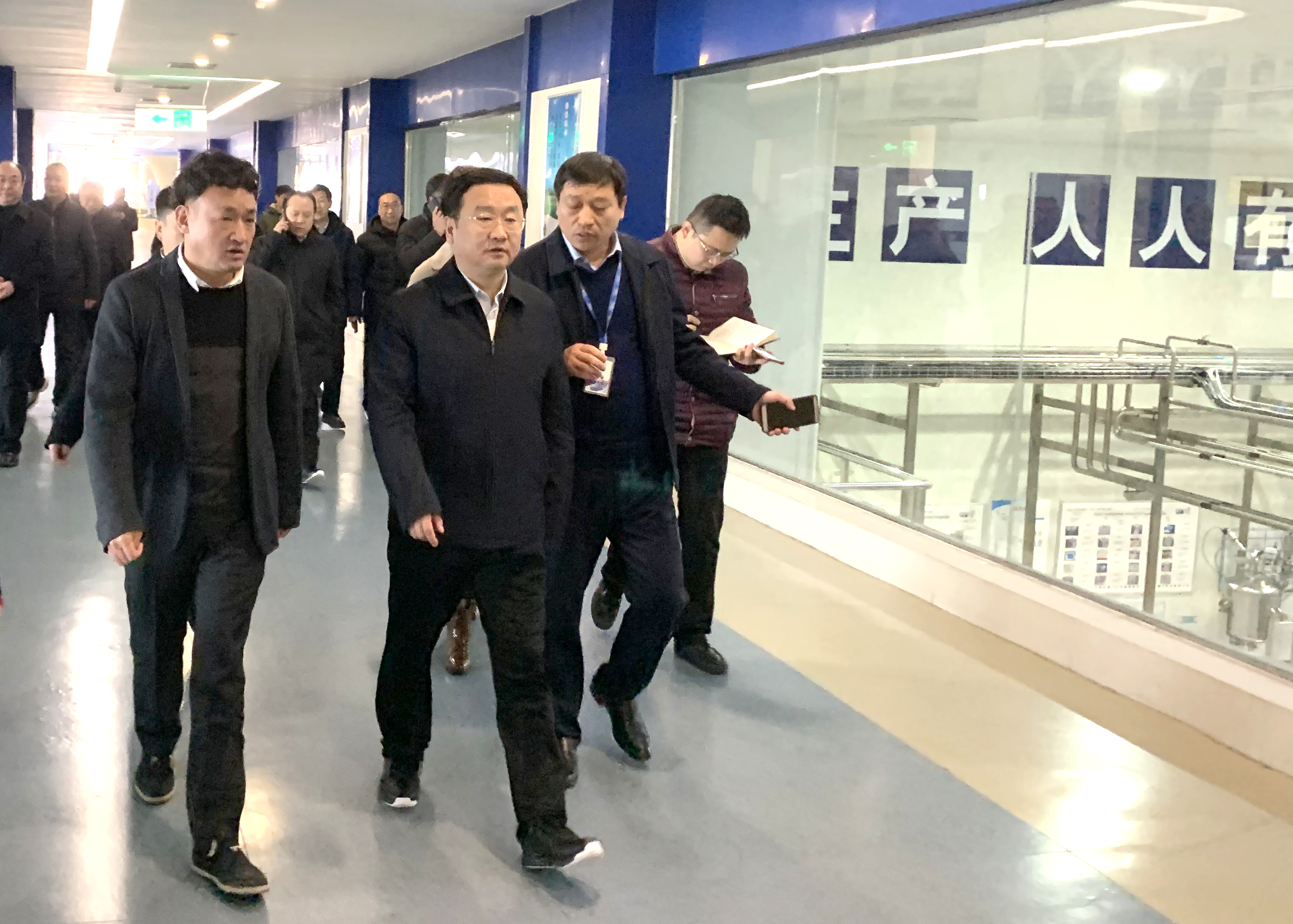 鄭州市委副書記、市長王新偉蒞臨花花牛乳業(yè)集團(tuán)調(diào)研