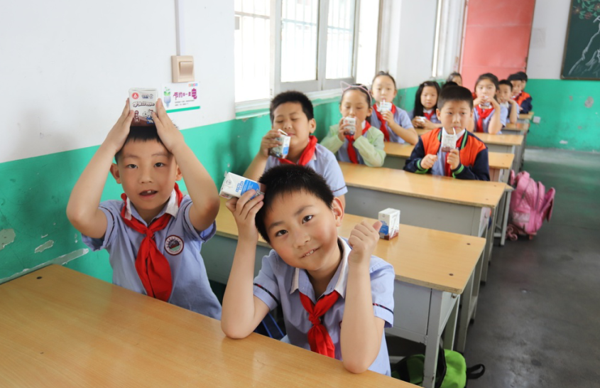 花花牛|六一關愛兒童,讓愛灑滿人間 花花牛|六一關愛兒童,讓愛灑滿人間