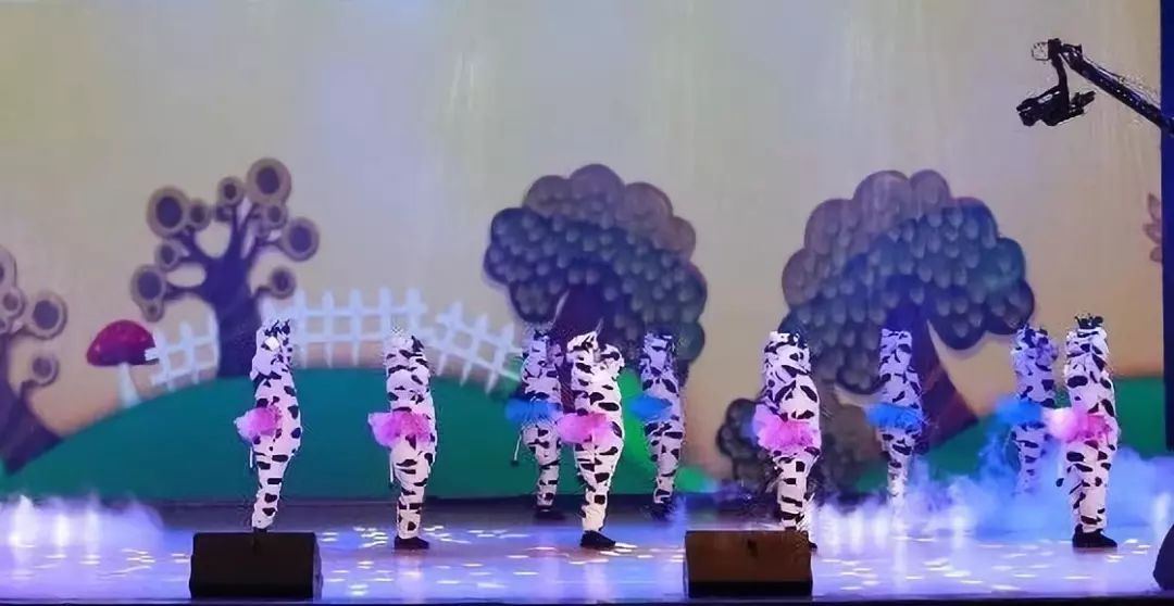 “贏在2019”，花花牛乳業(yè)集團(tuán)2019年新春晚會盛大開幕