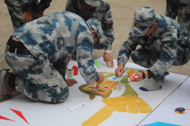 組織開展戶外拓展訓練活動