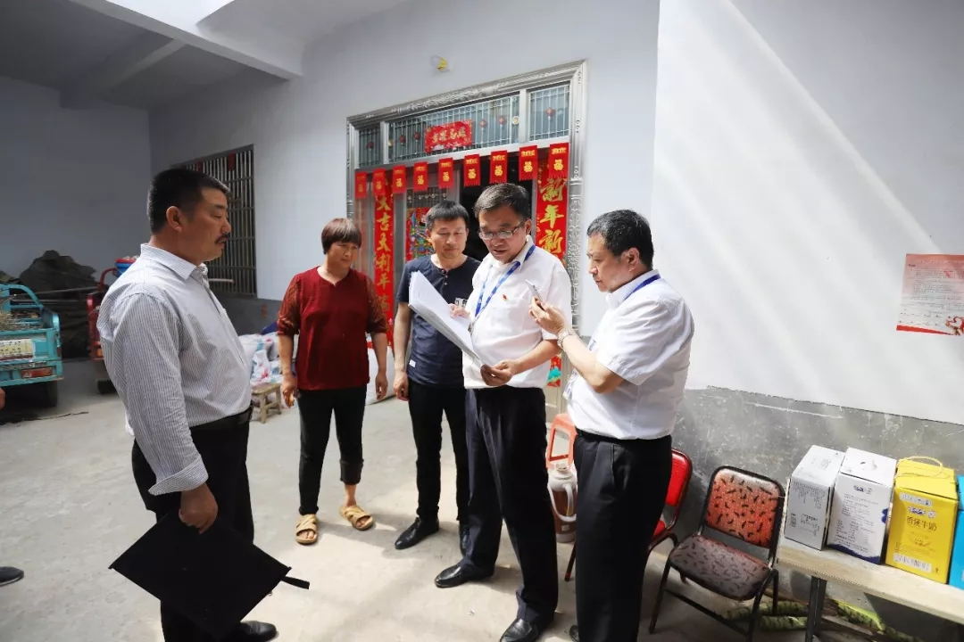 花花牛乳業集團走訪慰問貧困戶 結對幫扶暖人心