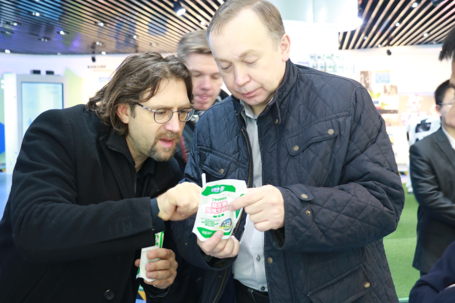 波蘭BZK集團(tuán)參觀訪問花花牛