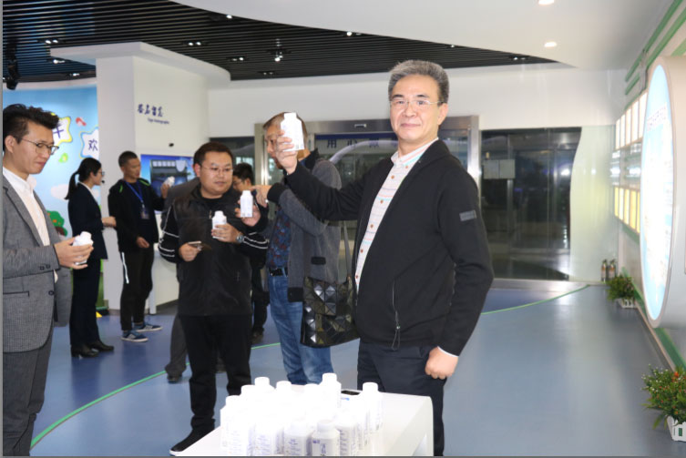 商界領(lǐng)袖俱樂(lè)部精英參訪花花牛！